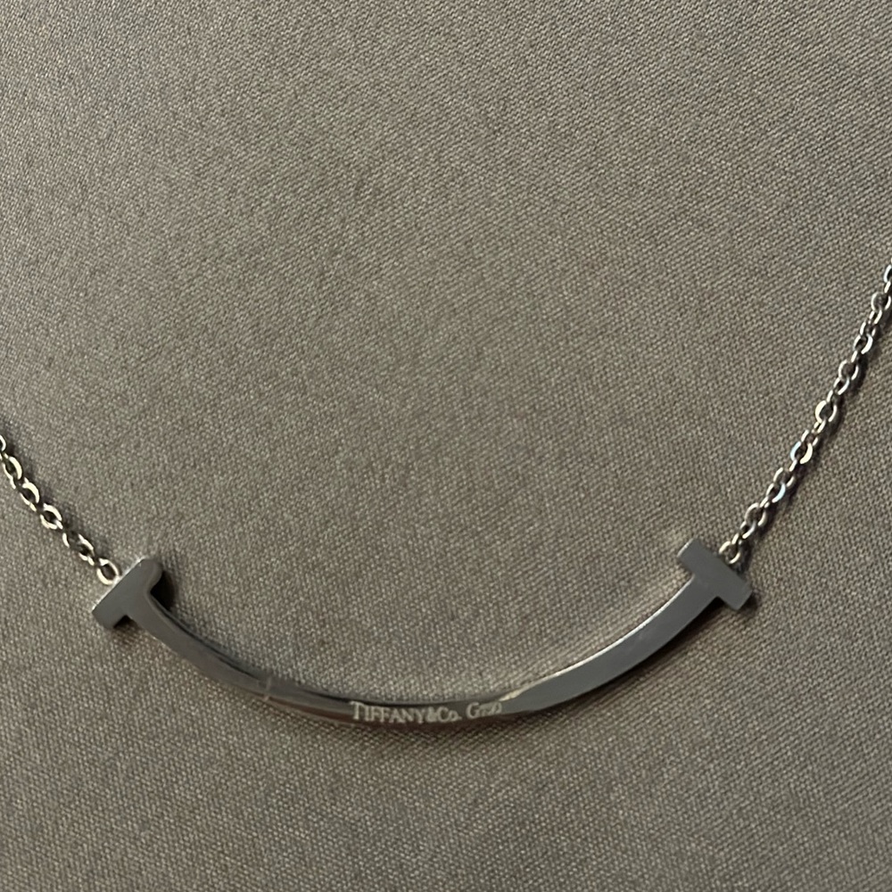 Beautiful smile necklace Tiffany
